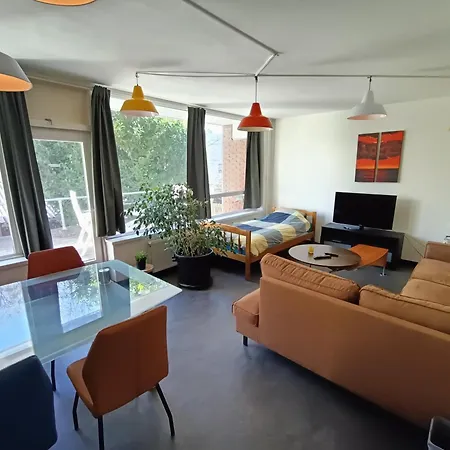 Stylish 3br - Rooftop Lounge - Big Kitchen Apartment