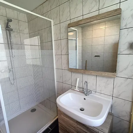 Apartment Stylish 3br - Rooftop Lounge - Big Kitchen *